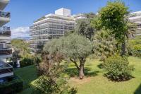 Le Tanit Corinth - Apt 4 Prs, Clim, Piscine - Bed and Breakfast Antibes