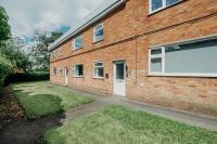 Spacious and Bright 2 Bedroom Apartment, Sleeps 6, 1st Floor with Free Parking, Business and Leisure by Jesswood Properties - Chambres d'hôtes Hinckley