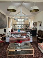 Charming Old Schoolroom - B&B Daventry