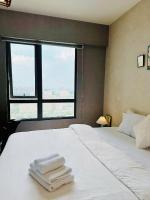One-Bedroom Apartment with City View
