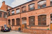 High End Luxury Townhouse in JQ, 4 Bedrooms, Flat screen TV in all rooms, Free Parking, Near Birmingham City Centre DEPOSIT REQUIRED - Chambres d'hôtes Birmingham