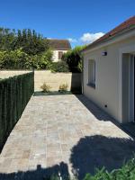 Ticya Lodge - Maison calme, neuve, proche de Disneyland Paris, parking privé - B&B Isles-lès-Villenoy