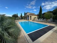 Villa Les amandiers avec piscine - B&B