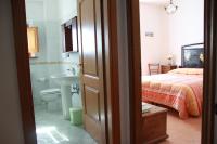 Chambre Triple avec Salle de Bains Privative Séparée