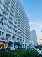 Golden Penthouse - Couple Friendly - DLF My Pad, Gomtinagar, Lucknow - B&B
