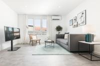 Homeclub Modern Flat by Prado Museum & Retiro Moratin V - B&B Madrid