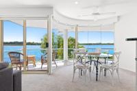 Spinnakers Reach Unit 9 - B&B