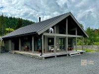 Modern cabin Skeikampen with ski-in out cross country trails & great view - Chambres d'hôtes Aulstad
