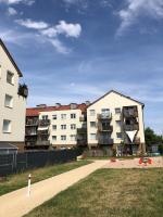 Urocze mieszkanie z ogródkiem i bezpłatny parking - B&B
