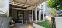 Nita's Sweet Home Tidar Malang Close to Soehat - B&B