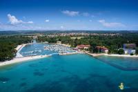Studio Apartment Luciano in a Quiet Location with Parking and a Yard - B&B