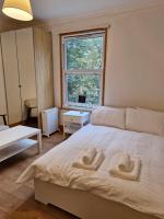 Your home away from home in Highgate - Ferienwohnung London