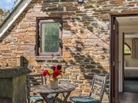 One-Bedroom Holiday Home