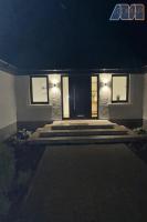 Large Family Home with Hot Tub or Jacuzzi, Log Burner - B&B Bearsden