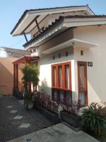 Villa Viva Mezzanine - Family - B&B Lembang