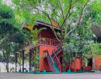 V Cabanas & Yala Safari Place - Bed and Breakfast