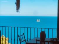 Belle Villa VUE MER EXCEPTIONNELLE PISCINE PRIVÉE 3 mn PLAGES et CALANQUES - Chambres d’hôtes Anthéor