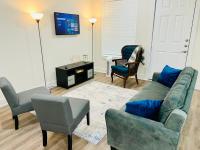 Apt 2 Bedrooms 2 Full Baths FREE Parking & FREE Laundry in Unit - B&B The Woodlands