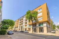 Zeenat Apartment with Balcony and Parking - B&B Budapest