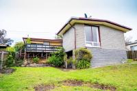 'Studio 74' A Spacious, Nostalgic Country Retreat - Bed and Breakfast