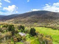 Big Yard Farm - Snowy Mountains - B&B Moonbah