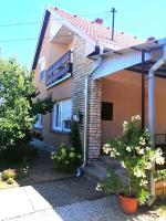 Holiday home in Balatonföldvar 36529 - Bed and Breakfast
