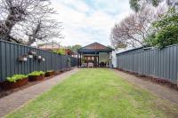 Essex Cottage with garden, 2BR, near Adelaide Showground - B&B Kalkarindji