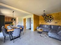 Appartamento con 3 Camere da Letto e Vista Lago