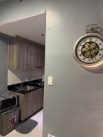 Fame Residences Mandaluyong 1 BR with two Big TV with Balcony - B&B Manila