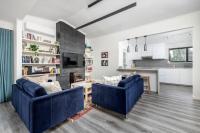 Lovely 3 Bedroom Home In Ainslie ACT - Bed and Breakfast Canberra