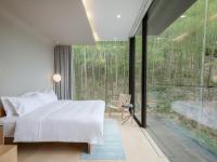 Queen Room with Balcony
