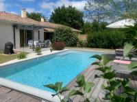 Villa Le Faré 10 min des plages - Climatisée - 8 Pers - Piscine Chauffée du 1er Juin au 15 sept - - Chambres d'hôtes Azur