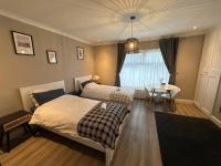 Park Terrace Family Room - B&B Glastonbury