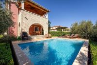 Idyllische Villa mit Panorama Meerblick, Privatpool, Babybett, Aussendusche, umgeben von Oleander und Oliven - Chambres d'hôtes Poreč