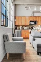 320- Downtown Loft Luxe Mattress Prking FAST Wifi - Bed and Breakfast Cleveland