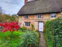Swan Cottage 2-Bedroom-Netflix-Parking-Nature-Canal - Bed and Breakfast