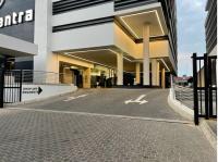 11th floor Lux queen room with great balcony view - B&B Sandton