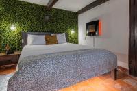 Small Cozy Room in Palace Patio with Hot Tub and Snooker - Sintra WOW - B&B