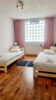Kleines Zweibettzimmer