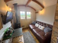 Shepherds Hut at Maes Uldale stunning fell views and next door to popular cafe for sweet treats - Chambres d'hôtes Uldale