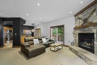 Plateau 236-5 - 3bdrs Ski In Out with Pool Access - Ferienwohnung Mont-Tremblant