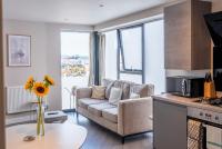 Beautiful Two Bedroom Harbor Side Apartment - B&B