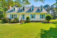 15 Mi to Raleigh: Dog-Friendly Home w/ Fire Pit! - Chambres d'hôtes Fuquay-Varina