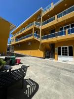Sea Life Apartamentos en vía principal Centro y San luis - B&B