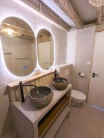 Jungle's Tours Une Oasis en Plein Cœur de la Ville - Bed and Breakfast Saint-Symphorien