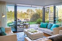 Heron's Hide - Lake-side holiday house with free spa access - B&B Somerford Keynes