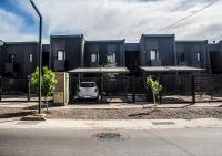 Depto del Bosque, 4 personas, patio, cochera cubierta ,parrilla - B&B