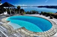 Pomare Beach Chalet - B&B