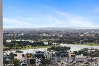 Stunning Bay and Lake Views Apt w Balcony and Wi-Fi - B&B Melbourne