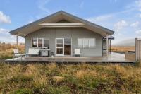3BR Fishing Cabin with Hot Tub - B&B